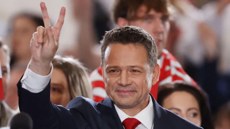 73f58240 3421 11f0 8aba d70614ebb2d5.jpg - Warsaw's liberal mayor leads Polish presidential vote